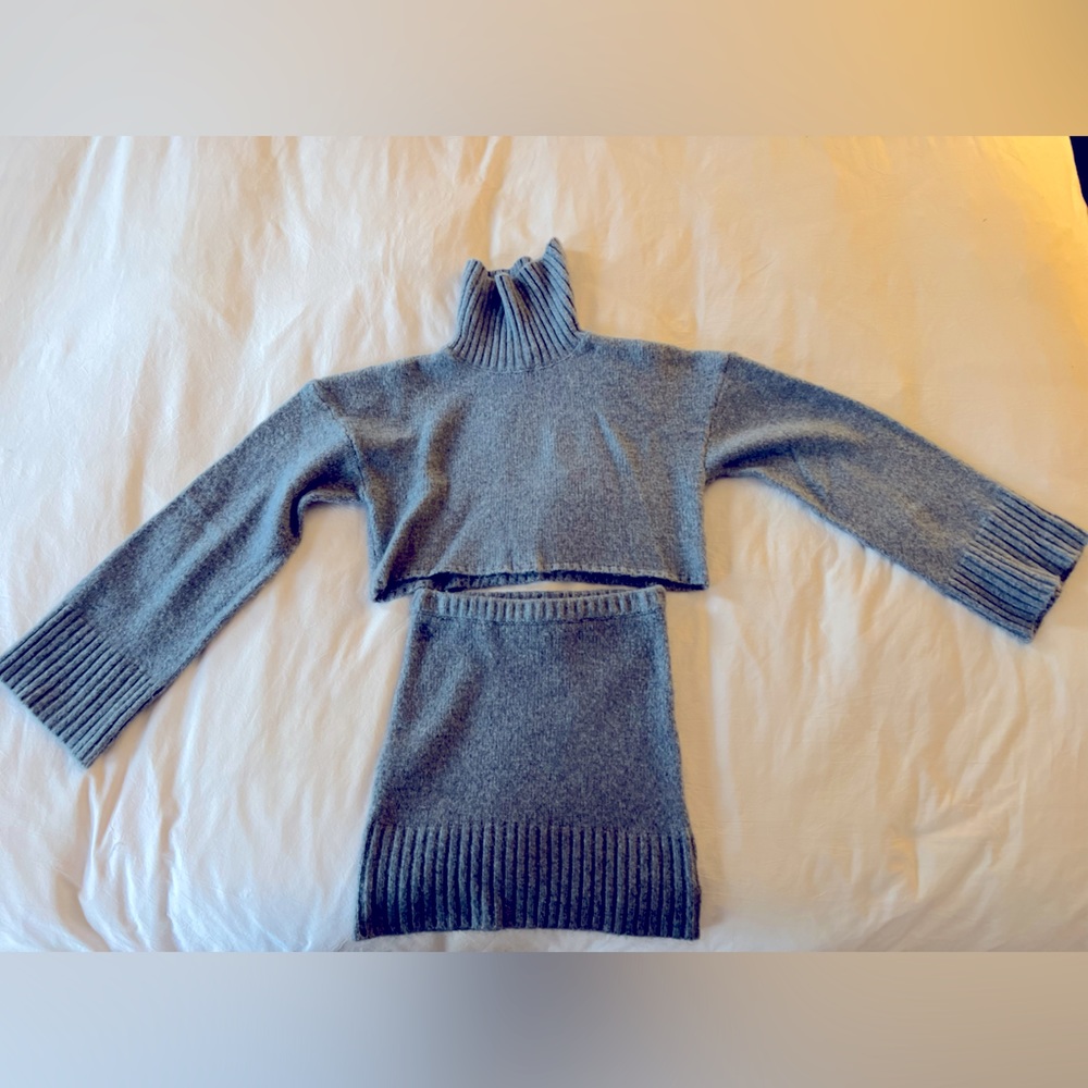 Cropped sweater set